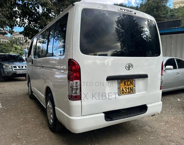Toyota HiAce 2011 White - thumbnail 5