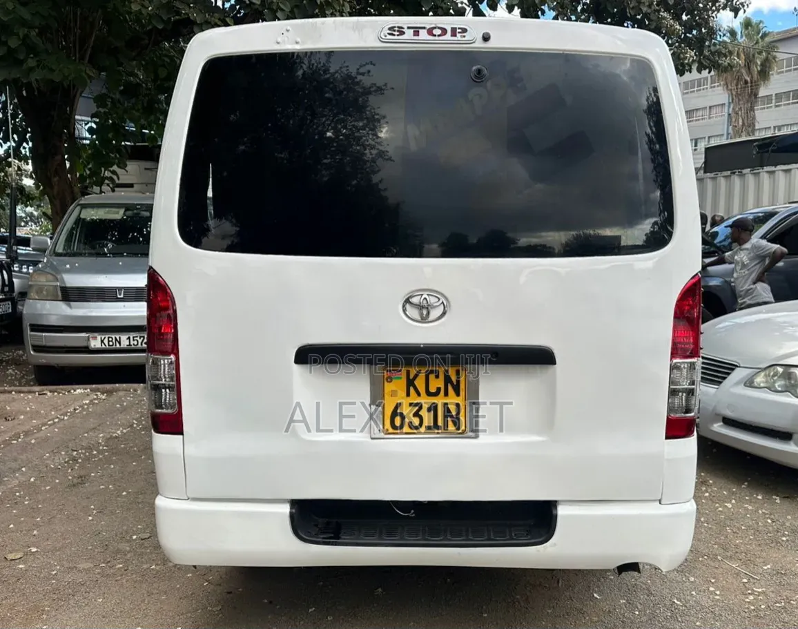 Toyota HiAce 2011 White