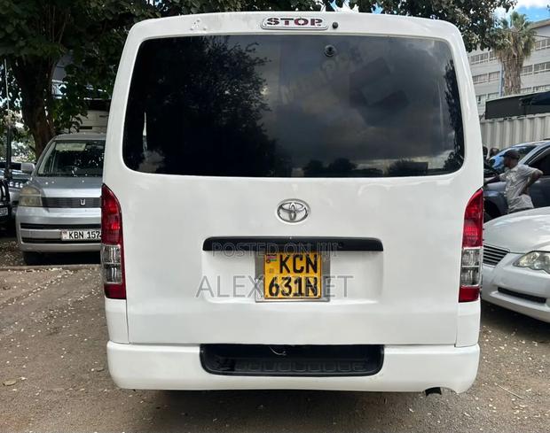 Toyota HiAce 2011 White - thumbnail 6