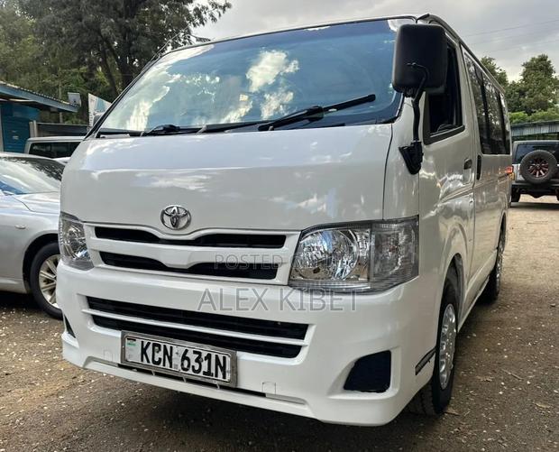 Toyota HiAce 2011 White - thumbnail 2