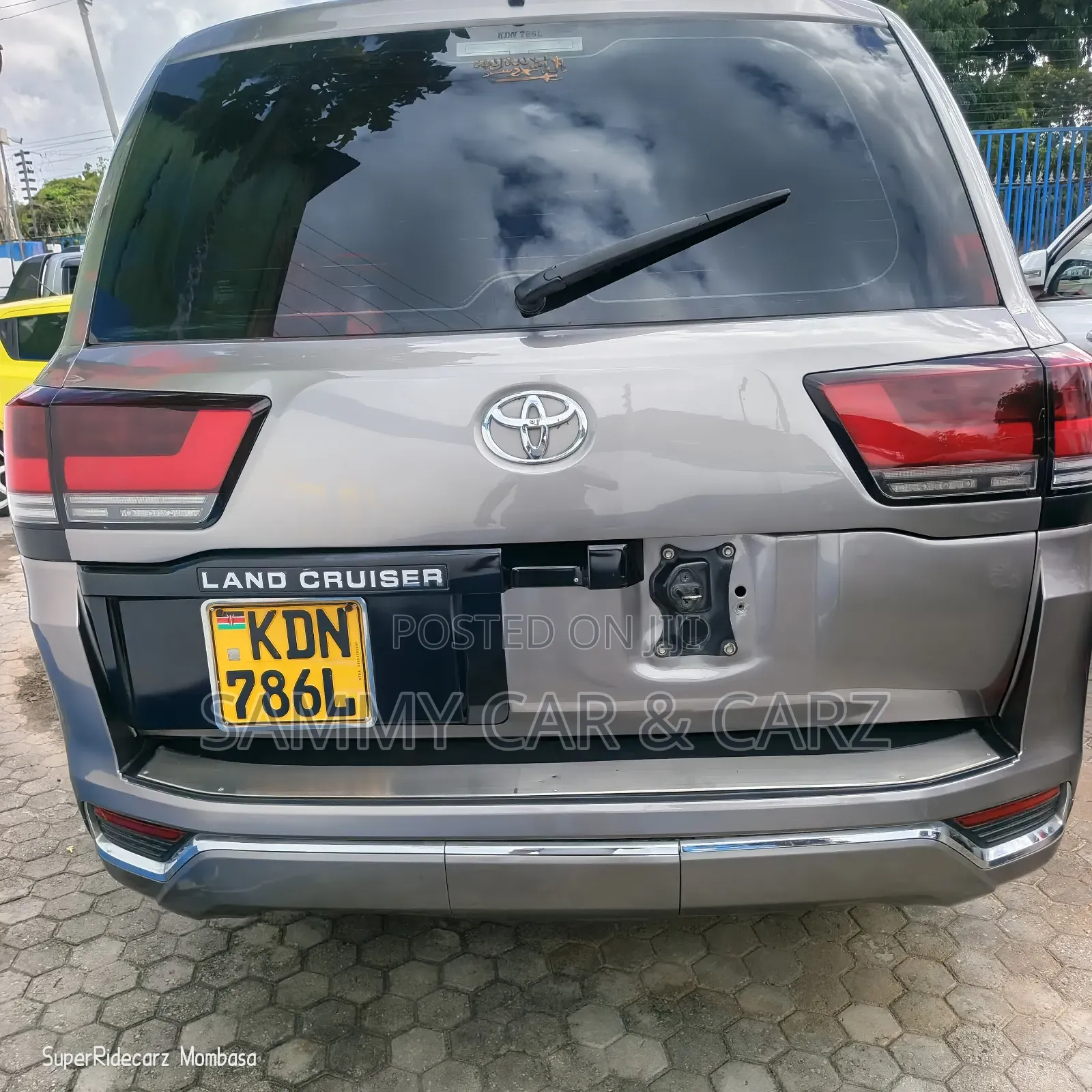 Toyota Land Cruiser 2008 Gold
