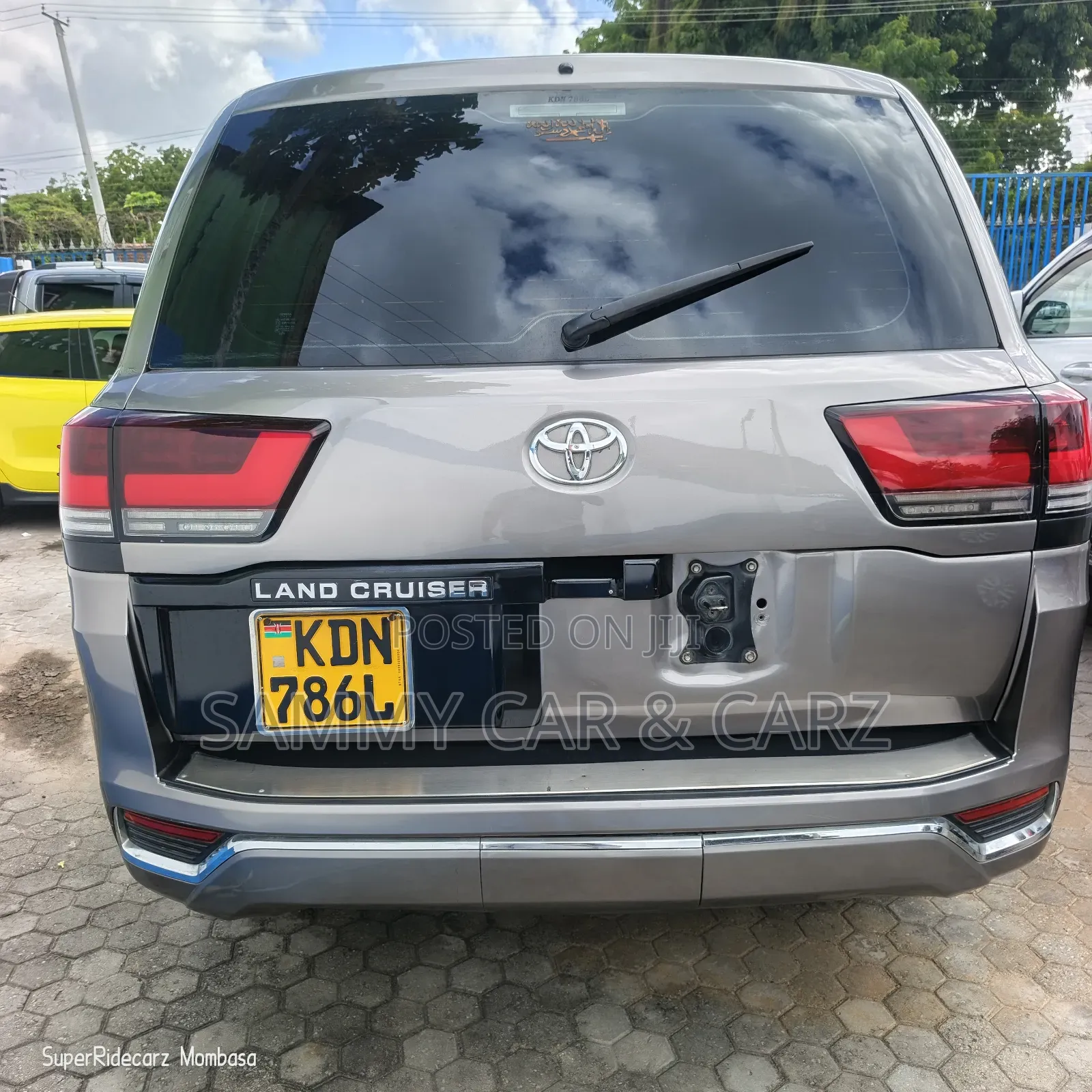 Toyota Land Cruiser 2008 Gold