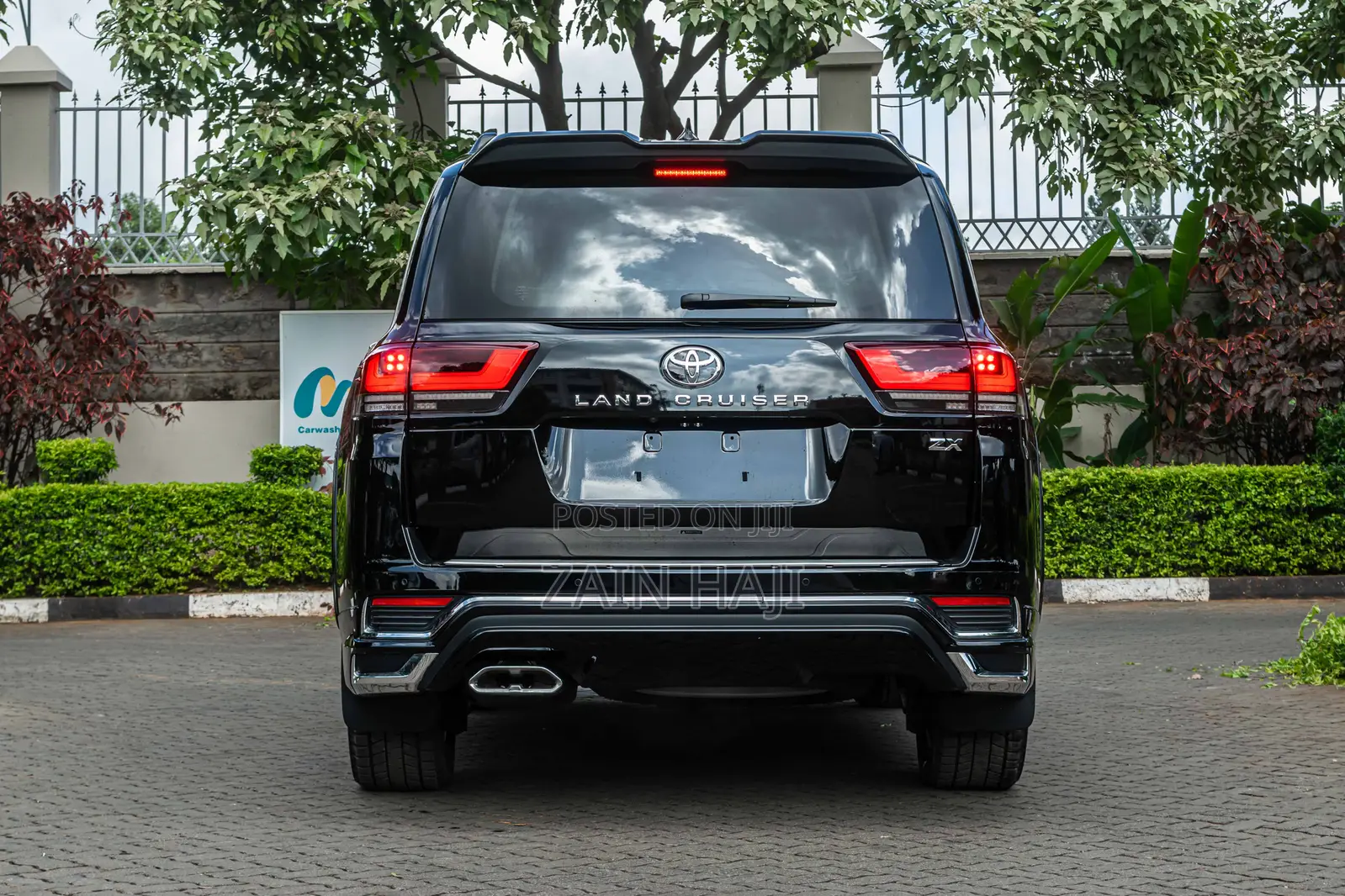 Toyota Land Cruiser LC300 2023 Black