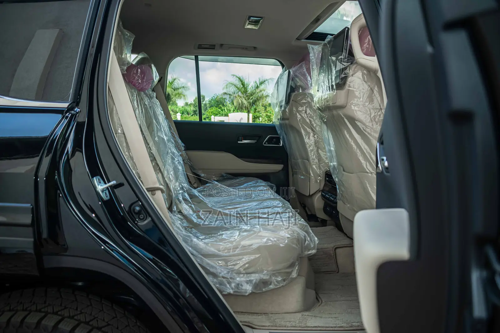 Toyota Land Cruiser LC300 2023 Black
