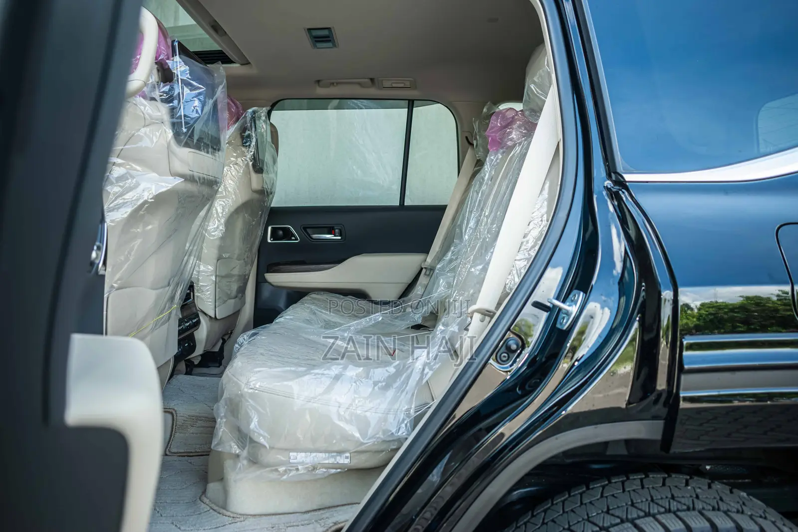 Toyota Land Cruiser LC300 2023 Black