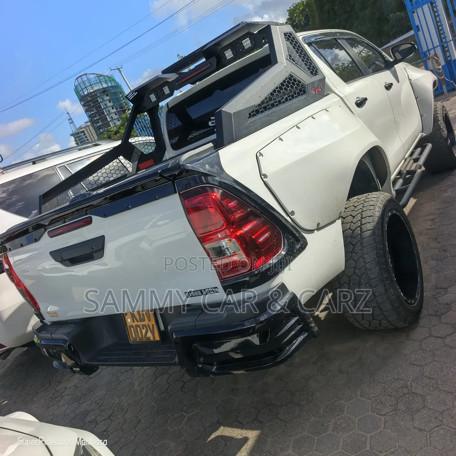 Toyota Hilux 2019 White