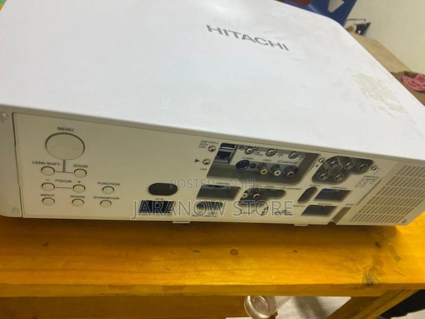 Hitachi Projector - thumbnail 3