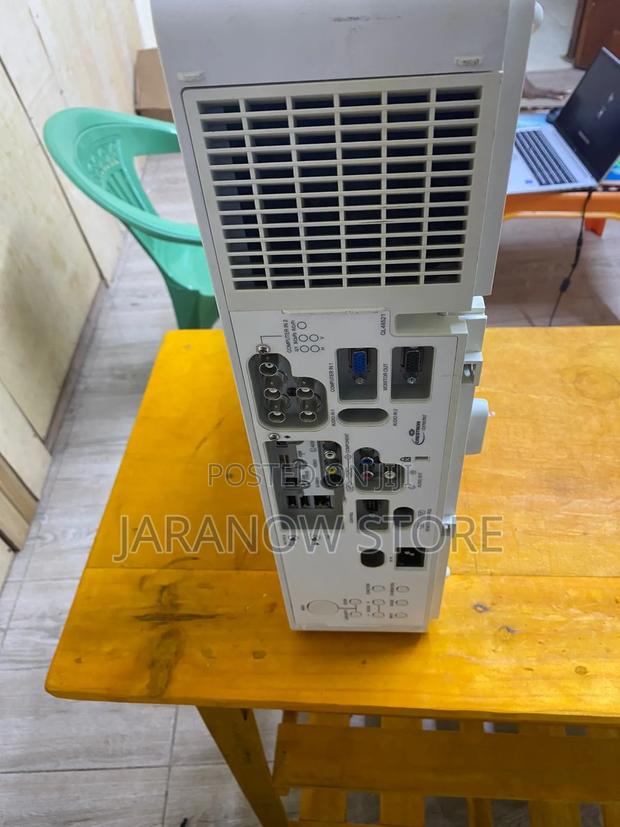 Hitachi Projector - thumbnail 5
