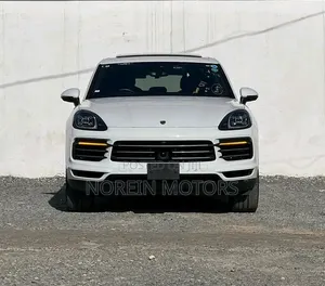 Porsche Cayenne Turbo AWD 2020 Off white