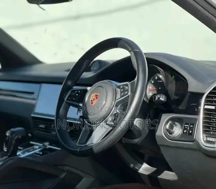 Porsche Cayenne Turbo AWD 2020 Off white