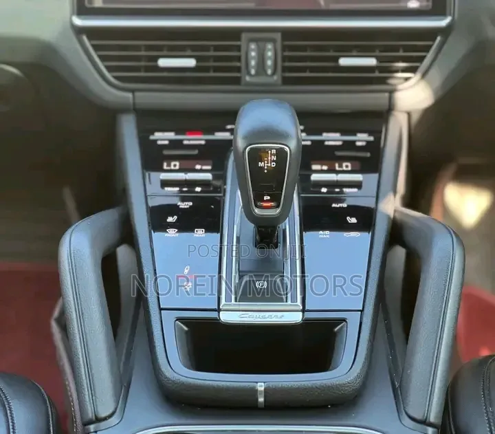 Porsche Cayenne Turbo AWD 2020 Off white