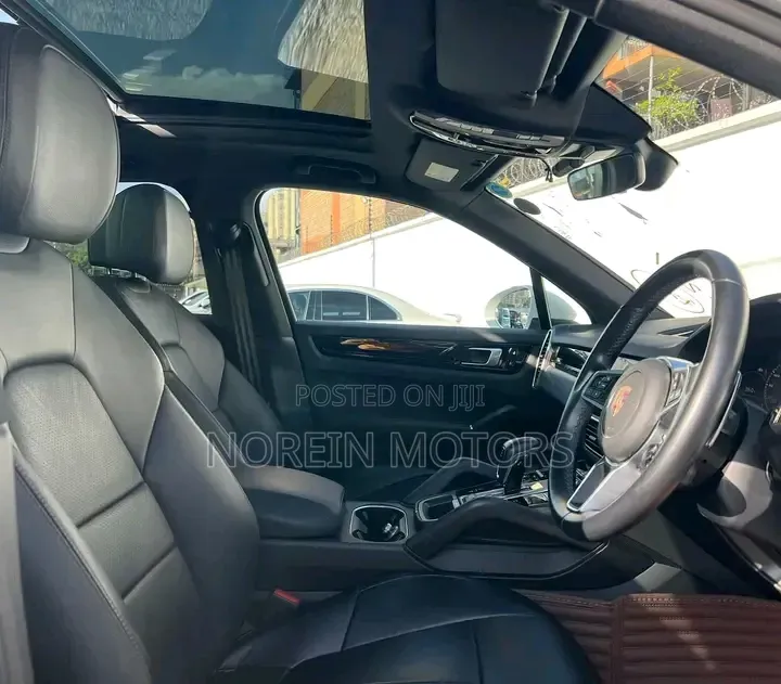 Porsche Cayenne Turbo AWD 2020 Off white