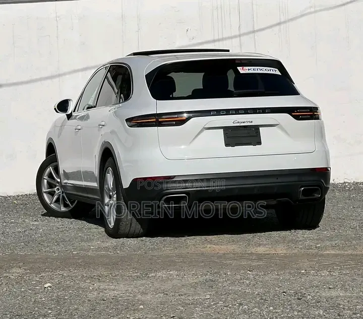 Porsche Cayenne Turbo AWD 2020 Off white