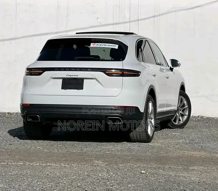 Porsche Cayenne Turbo AWD 2020 Off white