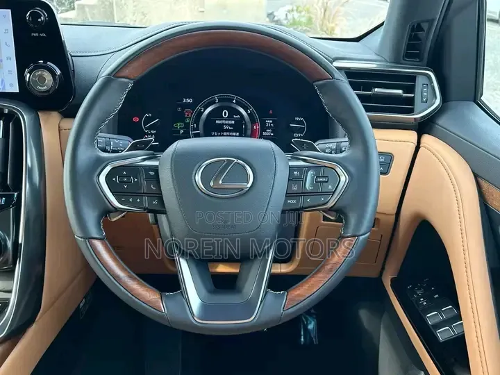 Lexus LX 600 2023 White