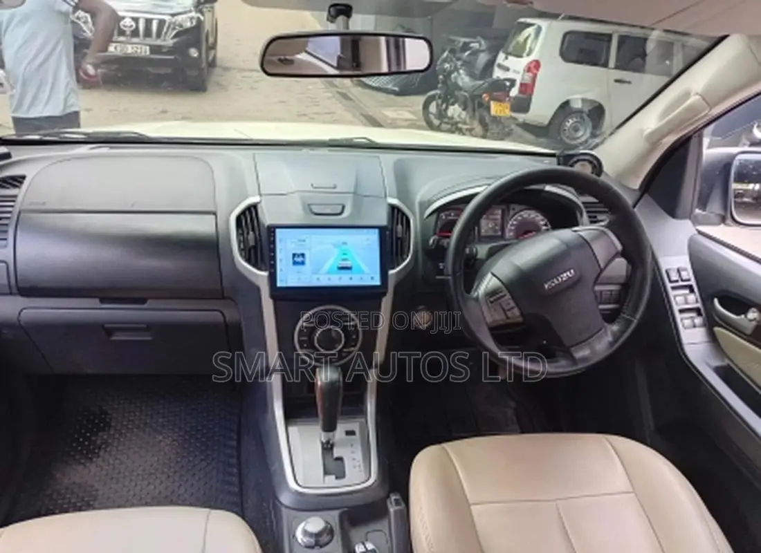 Isuzu MU-X 2015 White
