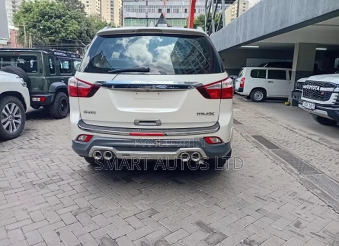 Isuzu MU-X 2015 White