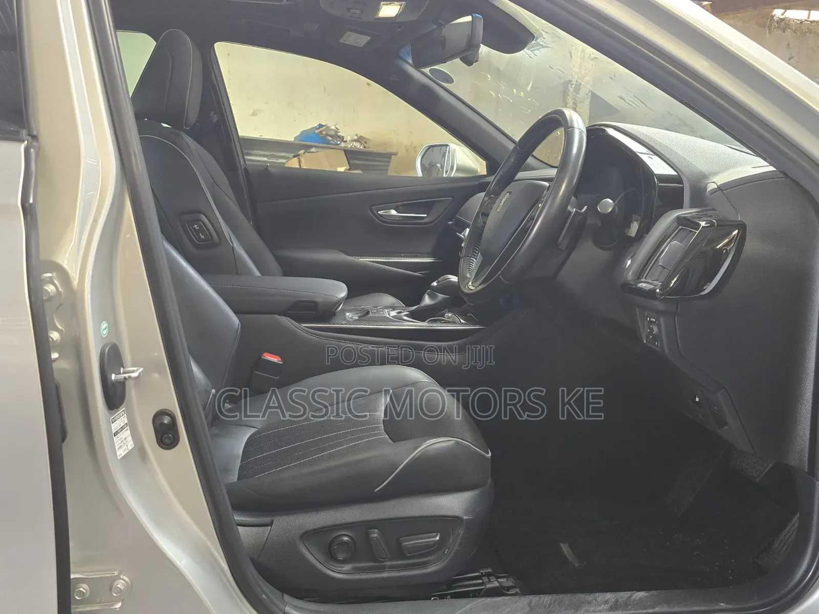 Toyota Crown 2019 Silver