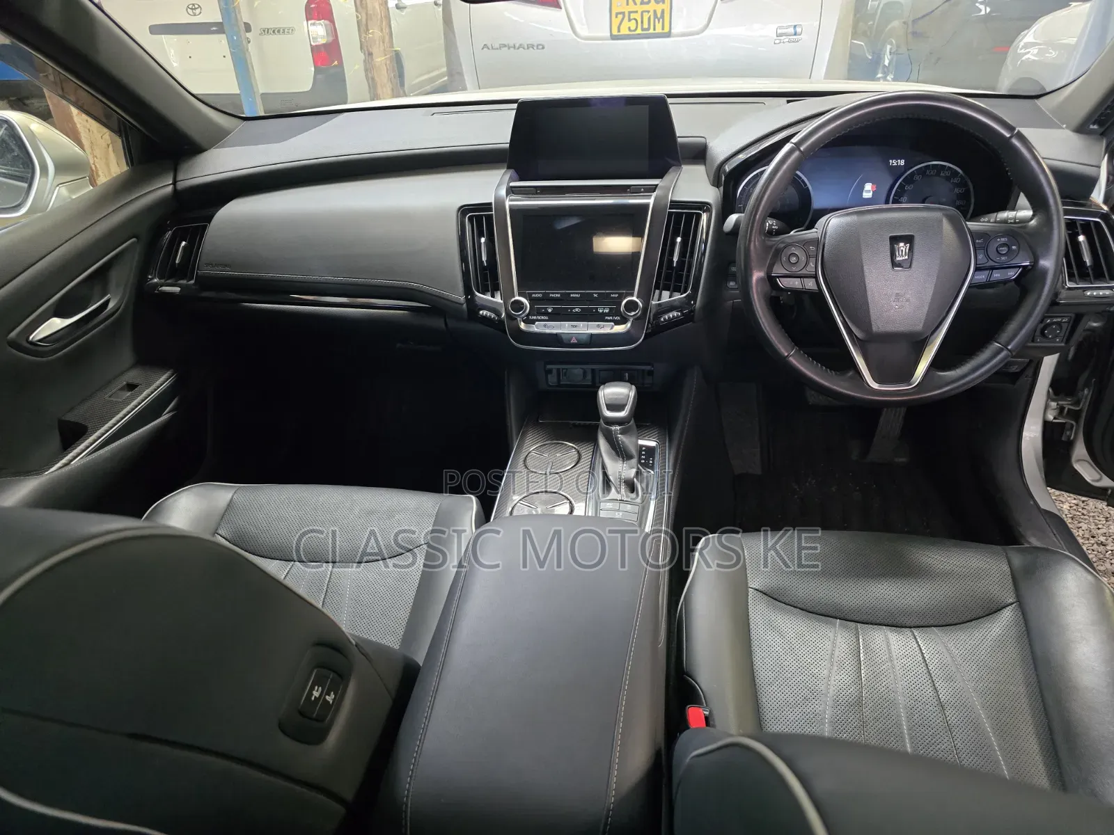 Toyota Crown 2019 Silver