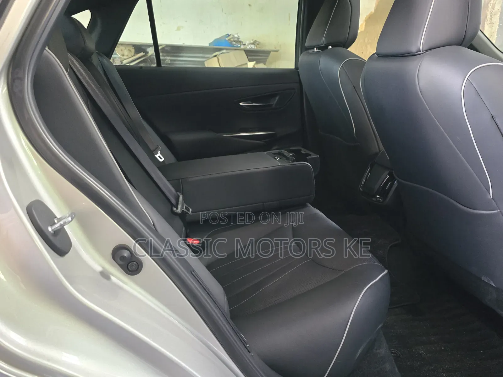 Toyota Crown 2019 Silver