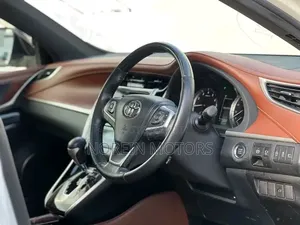 Toyota Harrier 2.5 Hybrid GR Sport 2019 White