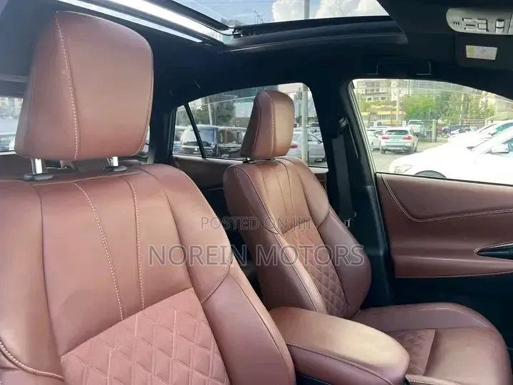 Toyota Harrier 2.5 Hybrid GR Sport 2019 White