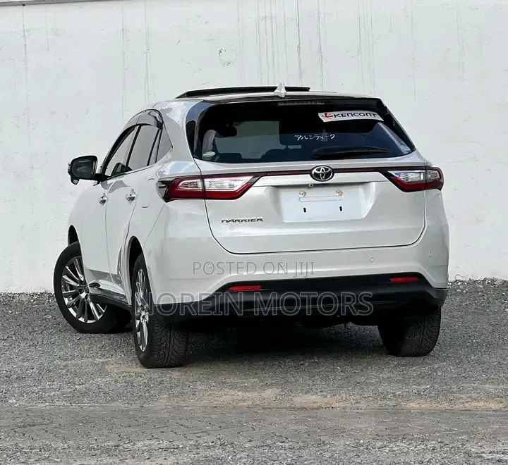 Toyota Harrier 2.5 Hybrid GR Sport 2019 White