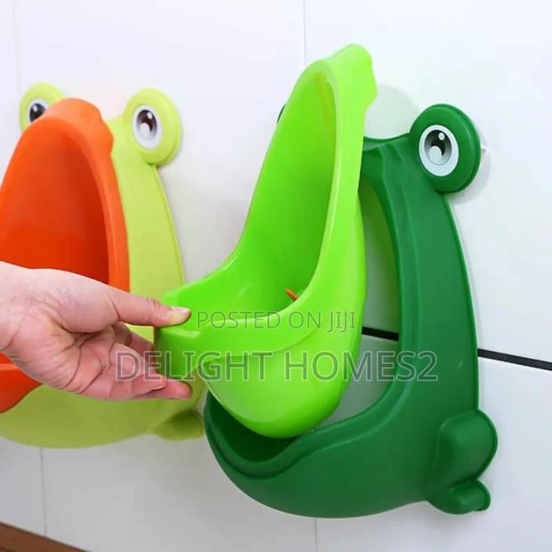 Cute Frog Boys Urinal_cej