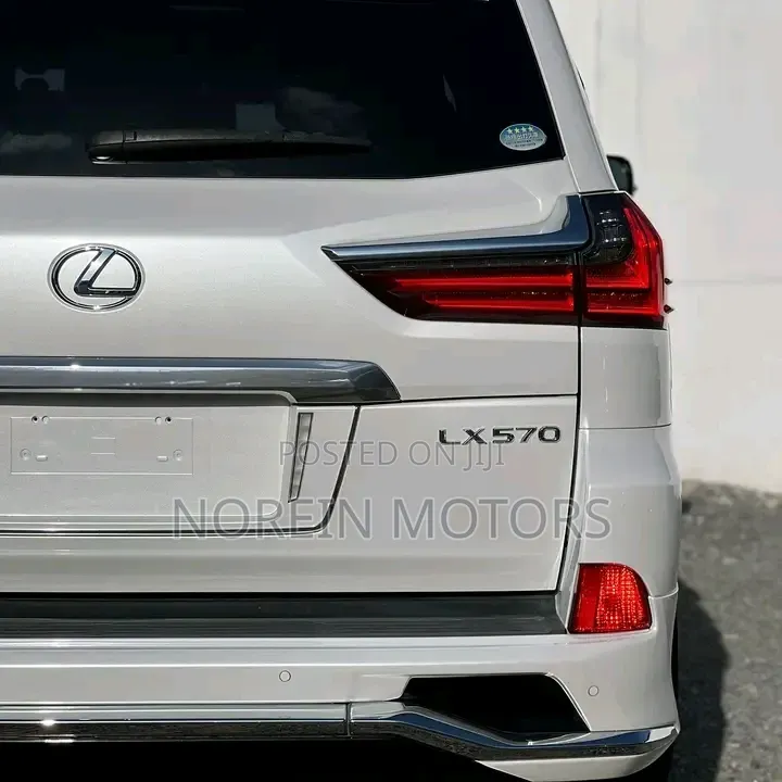 Lexus LX 570 AWD 2020 Pearl