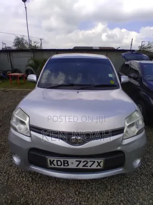 Toyota Sienta 2014 Silver