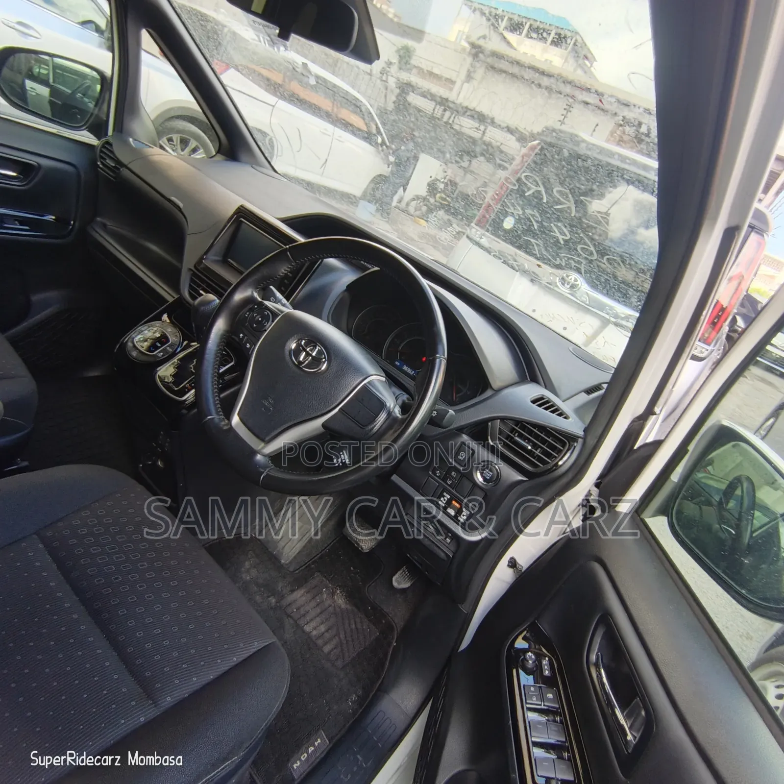 Toyota Noah 2020 White