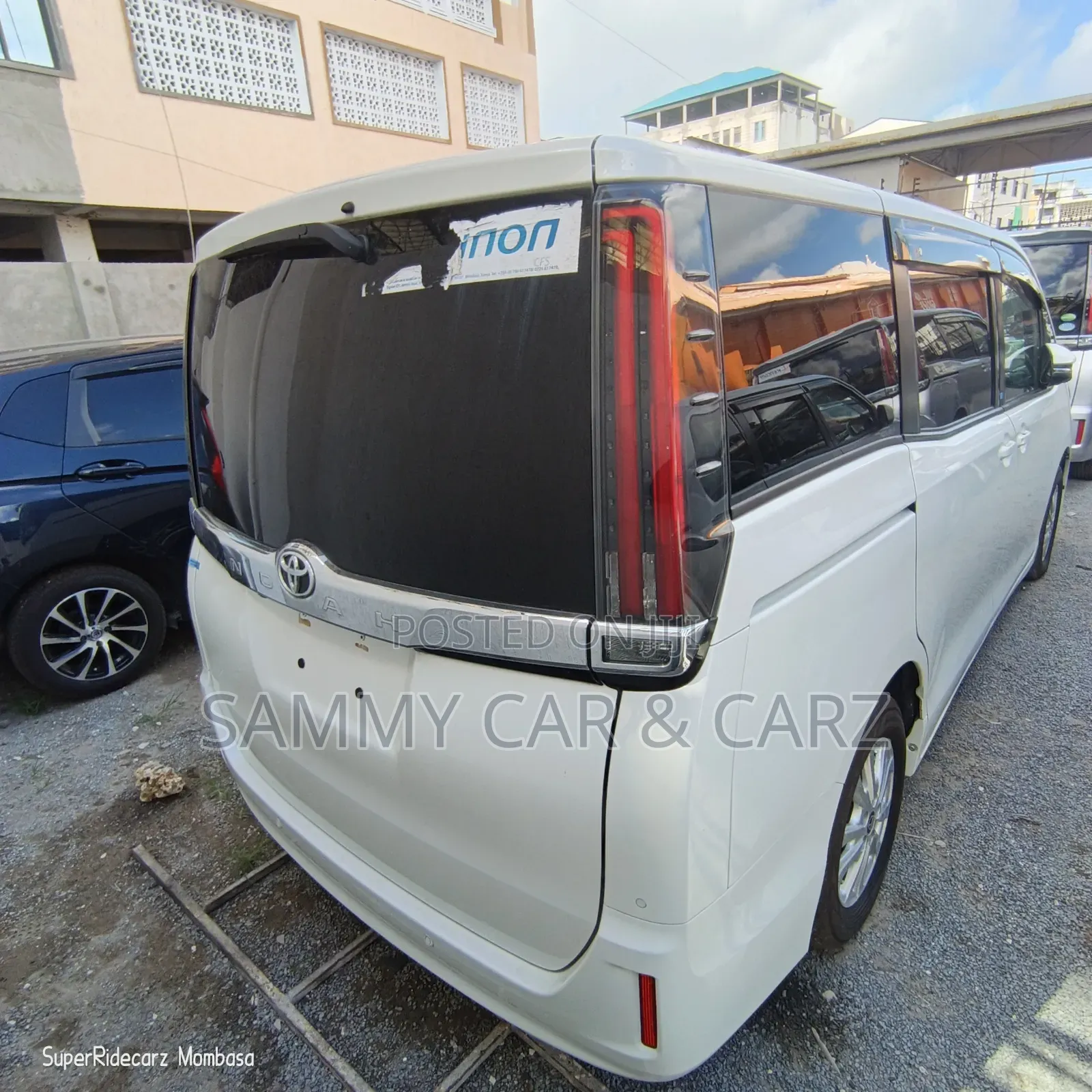 Toyota Noah 2020 White