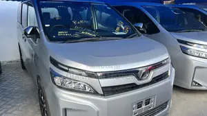 Toyota Voxy 2019 Silver