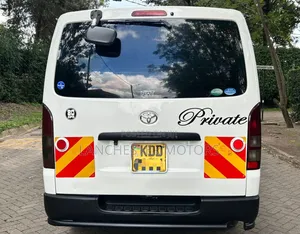 Toyota HiAce 2014 White