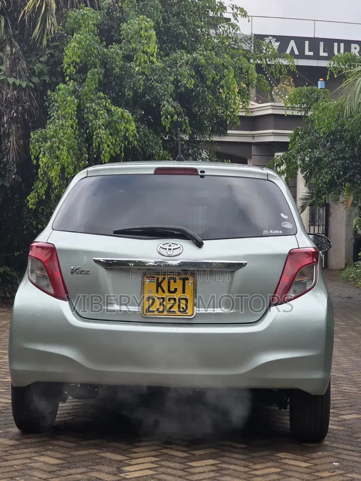 Toyota Vitz 2012