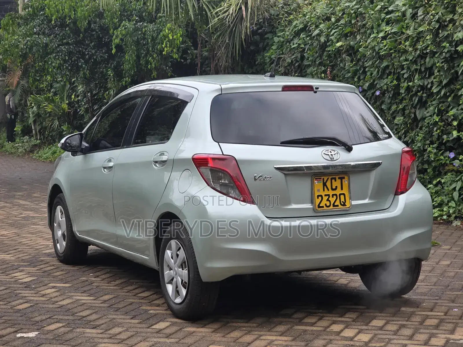 Toyota Vitz 2012