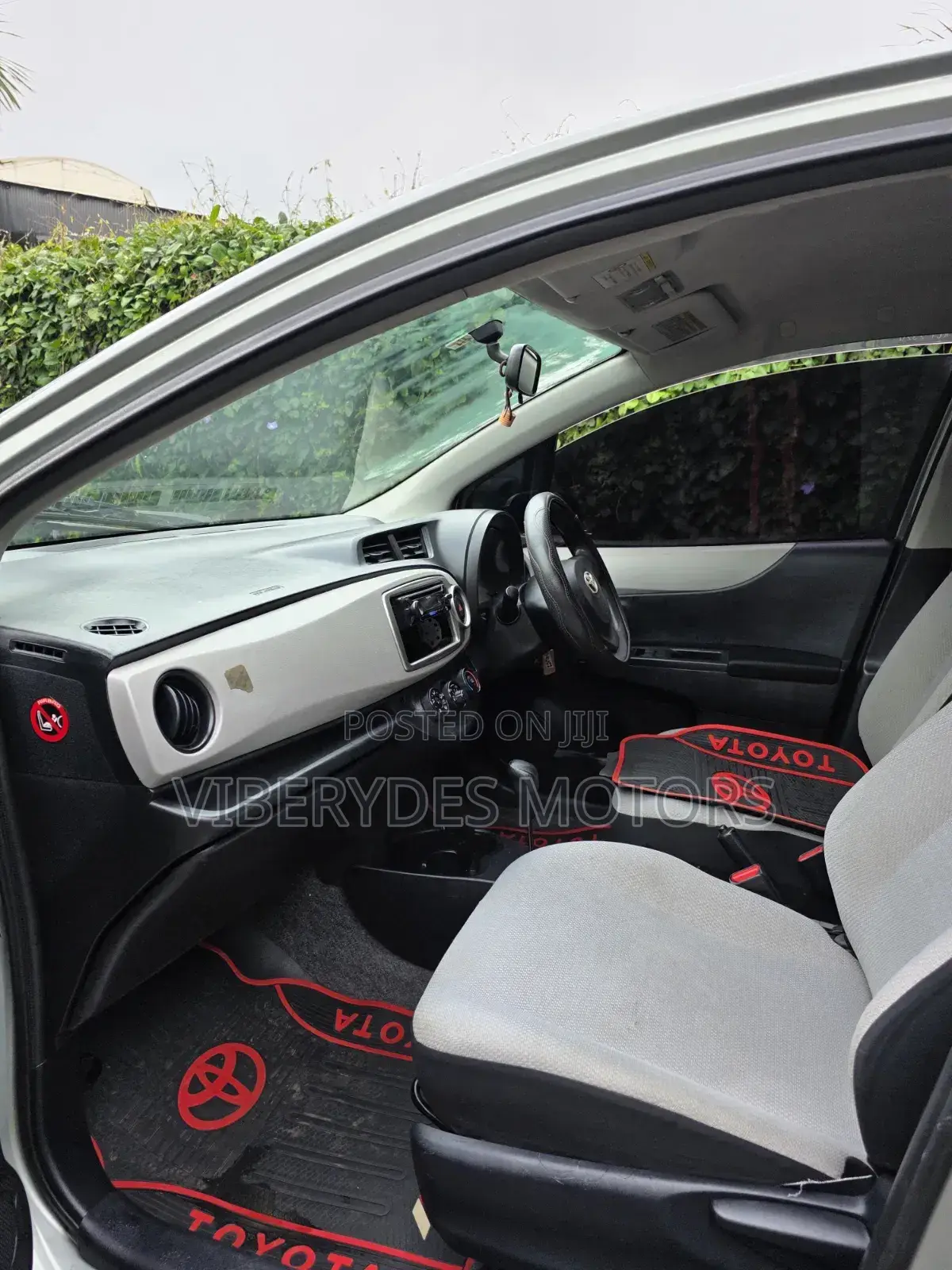 Toyota Vitz 2012