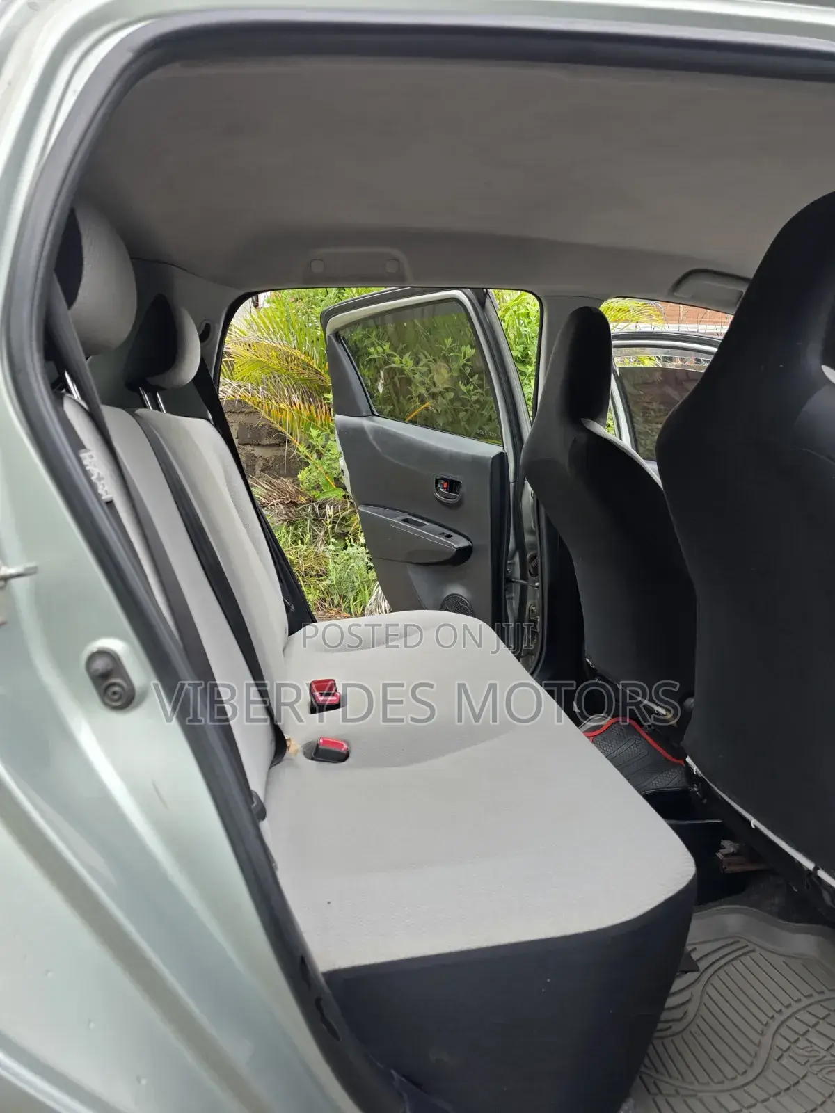 Toyota Vitz 2012