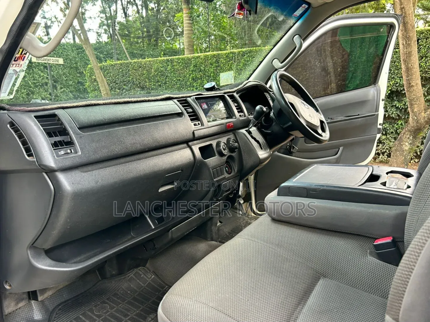 Toyota HiAce 2014 White
