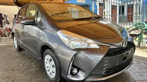 Toyota Vitz 1.0 FWD 5dr 2019 Gray