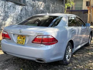 Toyota Crown 2012 Silver