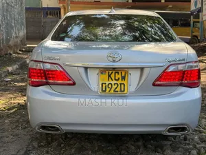 Toyota Crown 2012 Silver