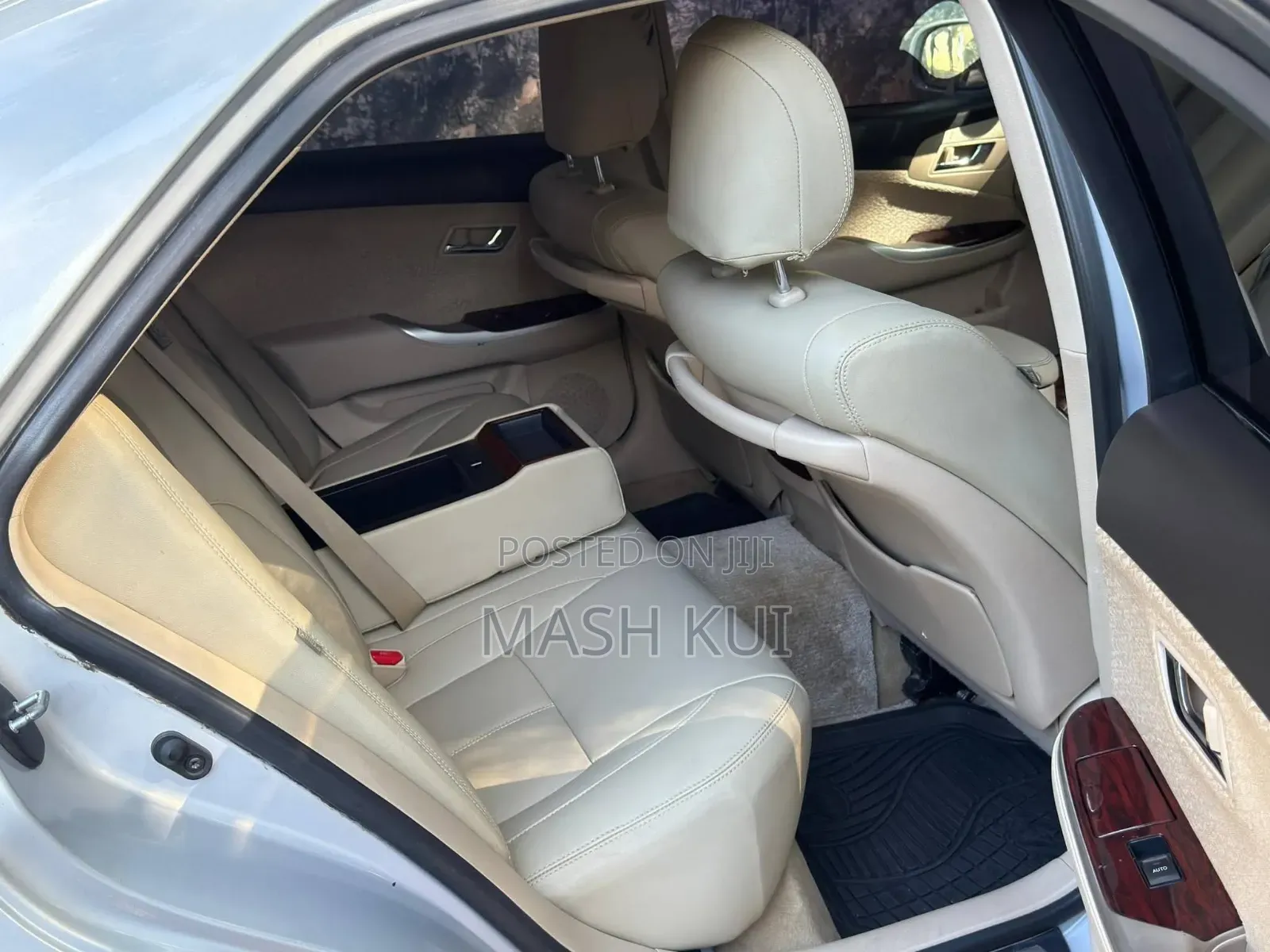 Toyota Crown 2012 Silver