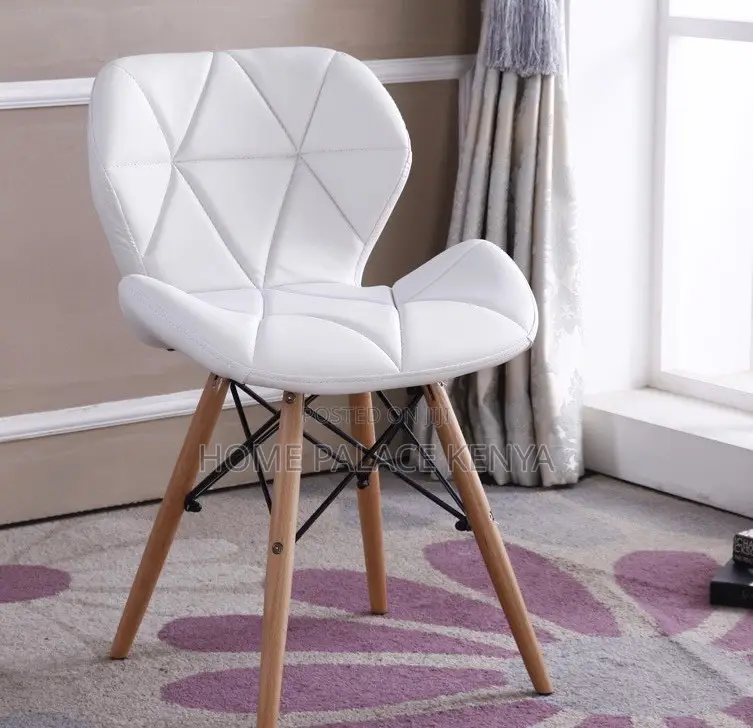 Dining Chair: Nordic Style Wooden Eames Chair