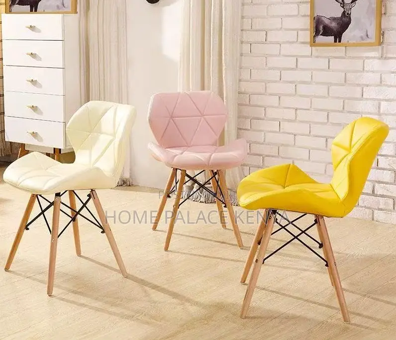 Dining Chair: Nordic Style Wooden Eames Chair