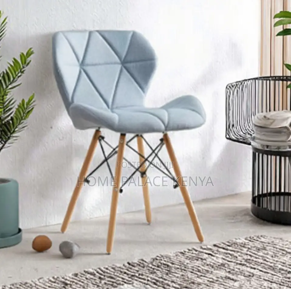 Dining Chair: Nordic Style Wooden Eames Chair