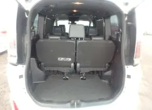 Toyota Noah 2.0 FWD (7 Seater) 2019 Off white