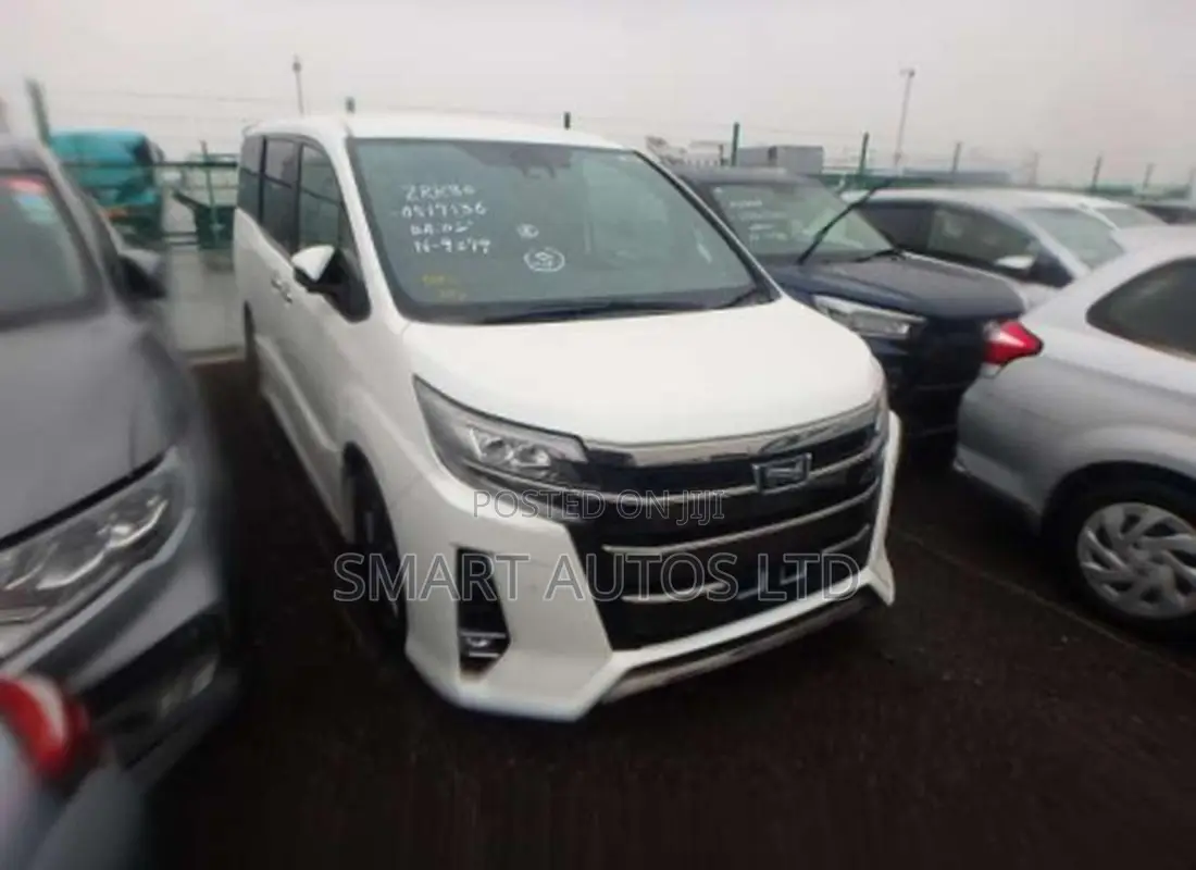 Toyota Noah 2.0 FWD (7 Seater) 2019 Off white