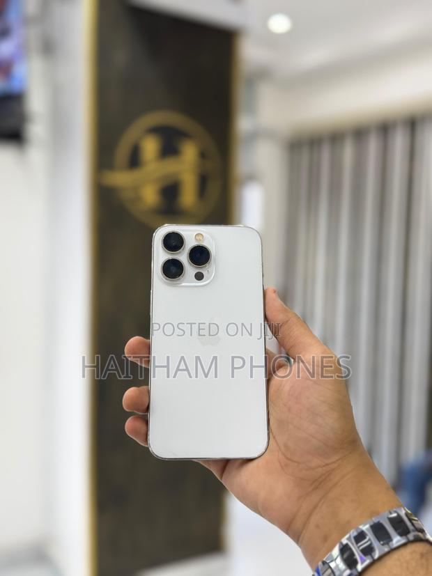 Apple iPhone 13 Pro 128 GB White - main view
