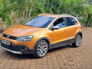 Volkswagen Polo 2015 Orange